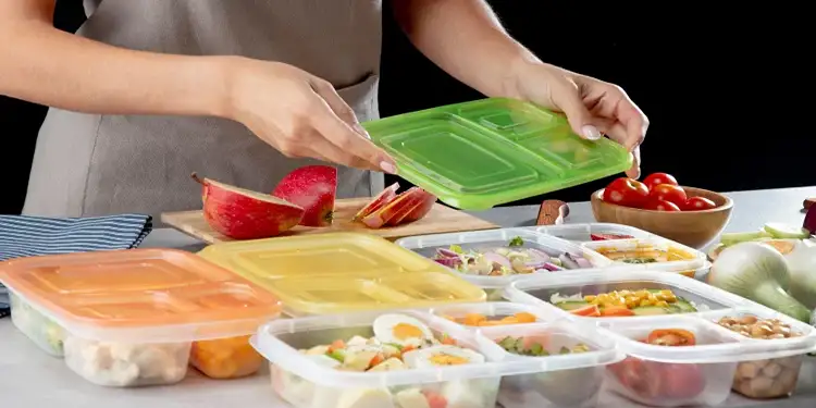 Foto: Ilustrasi menyimpan makanan panas.(Foto:Freepik)