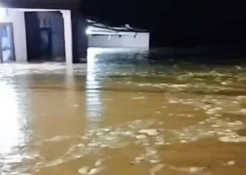Foto: Banjir Susulan di Tapanuli Tengah Rendam Kecamatan Tukka dan Pandan Air Mencapai Ketinggian 1,5 Meter 9