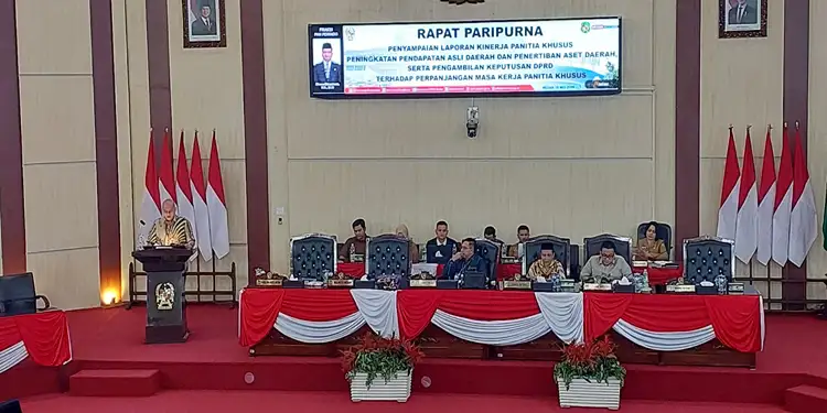 Foto: Rapat paripurna DPRD Medan persetujuan penambahan masa kerja Pansus di gedung dewan, Senin (18/5/2026).(Ist)