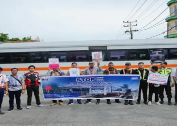 Foto: KAI Bandara Gelar Sosialisasi Keselamatan Jalur Kereta Api Petak Medan Sampai Binjai Demi Keamanan Perjalanan 1