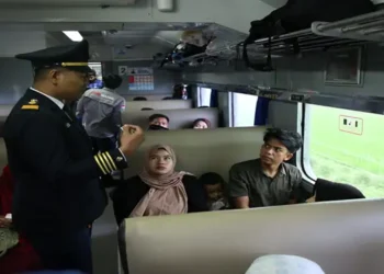 Foto: KAI Sumut Gandeng Komunitas Railfans Sosialisasikan Pencegahan Pelecehan Seksual di KA Putri Deli 4