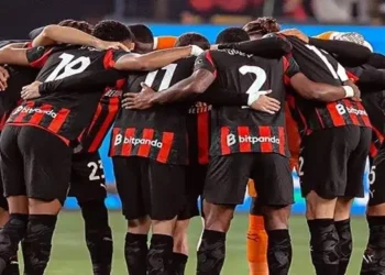 Foto: Kalah dari Cagliari, AC Milan Gagal Lolos ke Liga Champions Musim Depan 2