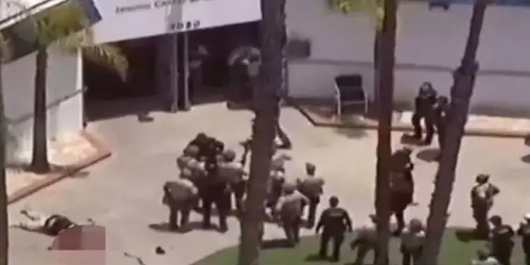 Foto: Penembakan berdarah melanda kawasan kompleks masjid Islamic Center of San Diego yang terletak di California, Amerika Serikat, pada Senin (18/5).(Tangkapan layar video X)