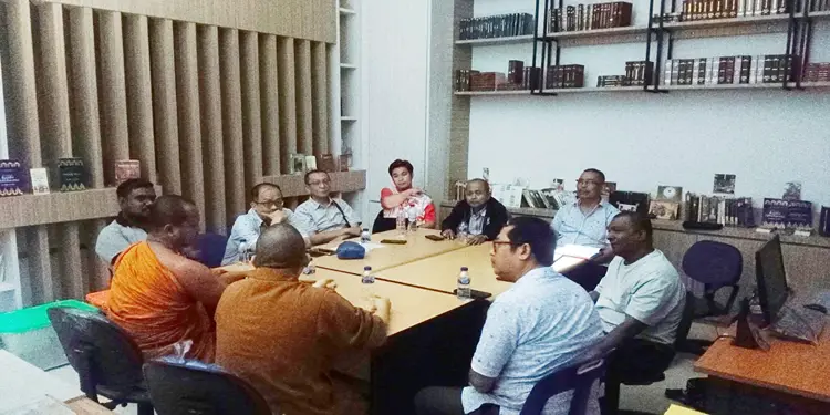 Foto: Sekwil Sumut Aceh Sangha Agung Indonesia, Bhante Thitavamso Mahathera dan Biksu Bhadra Sagara Sthavira bersama jajaran Keluarga Buddhayana Indonesia dalam rangkaian persiapan Waisak Bersama KBI.(Ist)