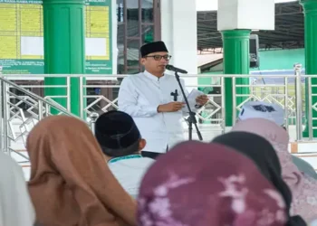 Foto: Wali Kota Medan Rico Waas Saksikan Penyembelihan Hewan Kurban di Masjid Al-Muttaqin pada Iduladha 1447 H 7