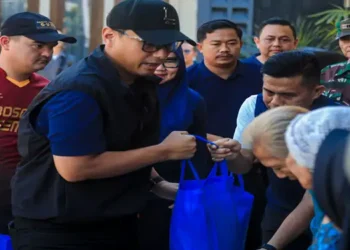 Foto: Wali Kota Rico Waas Kembalikan Layanan Cetak e-KTP ke Tingkat Kecamatan di Kota Medan 10