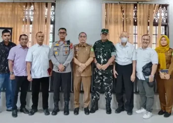 Foto: Respons Isu Tembok Jalan Pekong Viral, Camat Medan Polonia Mediasi PT ADP dan Warga Demi Jaga Kamtibmas 4