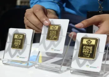 Foto: Harga Emas Antam Hari Ini Turun Lagi Rp 20 Ribu per Gram 10