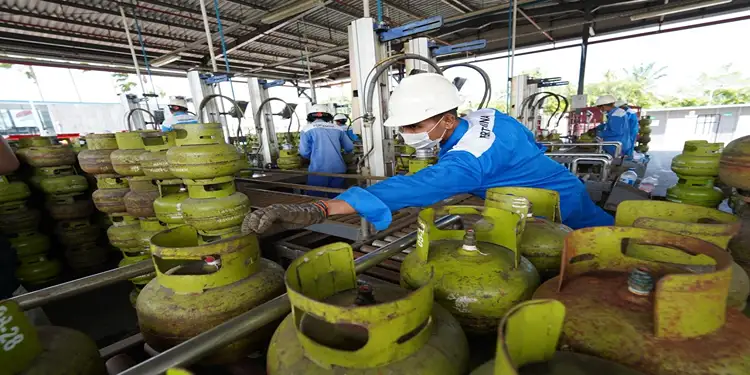Foto: Pertamina Patra Niaga Regional Sumbagut memastikan penyaluran LPG subsidi 3 Kg tetap berjalan optimal guna menjaga kenyamanan dan kebutuhan energi masyarakat selama momentum libur nasional.(Dok:Pertamina Sumbagut)