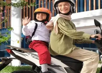 Foto: Bolehkah Membonceng Anak di Posisi Depan? Simak tips #cari_aman Berikut 5