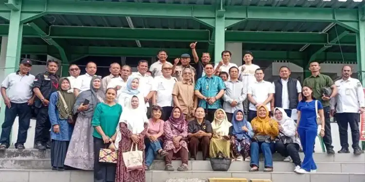 Foto: Ketua DPRD Kota Medan Wong Chun Sen Tarigan melaksanakan kunjungan kerja untuk meninjau secara langsung kondisi terkini Pasar Aksara Baru pada Rabu 13 Mei 2026.(Istimewa)