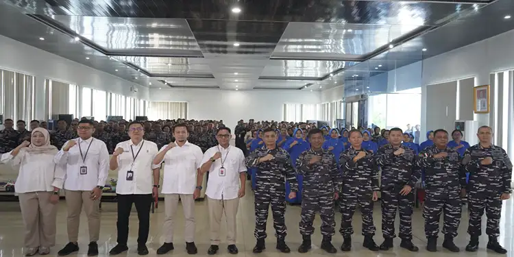 Foto: OJK Sumut bekerja sama dengan Kodaeral I mengadakan kegiatan Edukasi Pelindungan Konsumen Sektor Jasa Keuangan bagi prajurit TNI AL pada Senin (11/5).(Dok:OJK Sumut)
