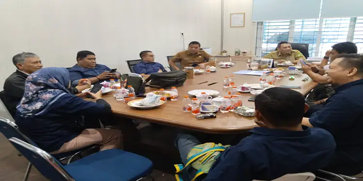 Foto: Pertemuan sejumlah pengurus PWPM dengan Kepala Dinas Kominfo Kota Medan Arrahman Pene di kantor Dinas Kominfo Medan, Senin (11/5/2026).(Ist)