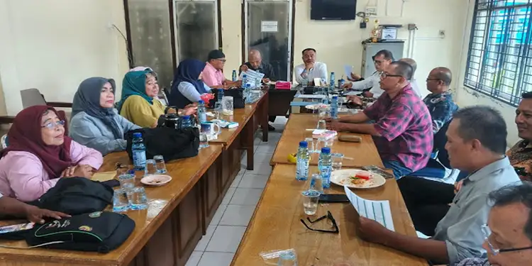 Foto: Rapat Panitia Family Gathering yang berlangsung di Kantor PWI Sumut, Jalan Adinegoro Medan, pada Selasa (12/5/2026).(istimewa)