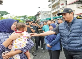 Foto: Wali Kota Rico Waas Sapa Warga Medan Timur dan Langsung Eksekusi Aspirasi Infrastruktur Kelurahan Gaharu 2