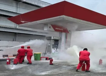 Foto: Pertamina Sumbagut Gelar Simulasi Penanggulangan Keadaan Darurat Kebakaran di SPBU Padang Guna Perkuat Budaya HSSE 10