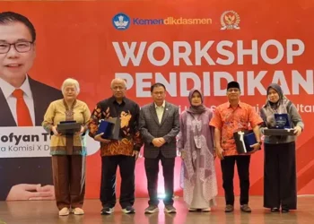 Foto: Anggota Komisi X DPR Sofyan Tan Tegaskan Revitalisasi UKS Mutlak demi Wujudkan Sekolah Sehat 5