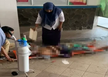 Foto: KMP Aceh Hebat 2 Meledak di Pelabuhan Ulee Lheue Banda Aceh 14 Orang Mengalami Luka Bakar 19