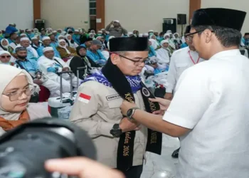 Foto: Kepulangan 207 Jemaah Haji Kloter 14 Asal Kota Medan Disambut Hangat di Asrama Haji 8