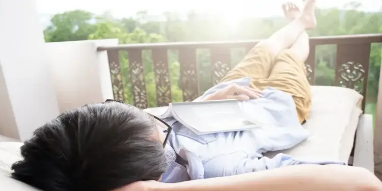 Foto: Ilustrasi tidur siang (Foto:Freepik)