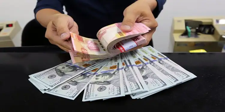 Foto: Ilustrasi nilai tukar Rupiah terhadap dolar AS.(Dery Ridwansah/JawaPos.com)