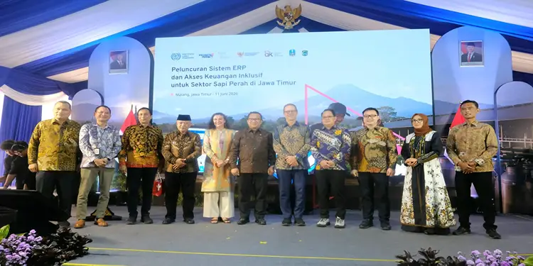 Foto: OJK bersama ILO meluncurkan Sistem Enterprise Resource Planning (ERP) serta program akses keuangan inklusif di wilayah Jawa Timur.(Dok:OJK)