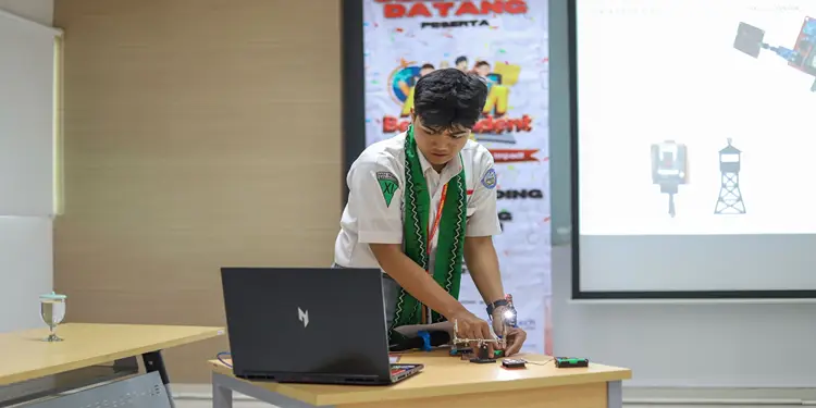 Melalui program AHM Best Student 2026, PT Astra Honda Motor (AHM) mengajak seluruh generasi muda di Indonesia, khususnya para pelajar, untuk melahirkan inovasi yang bersifat aplikatif, kreatif, serta memberikan dampak nyata bagi masyarakat maupun lingkungan hidup dengan mengacu pada prinsip SDGs.(Ist)