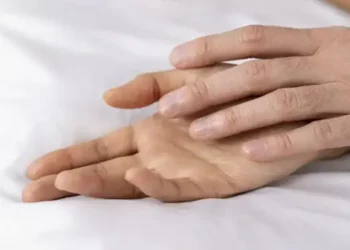 Foto: Penyebab Tangan Sering Kesemutan Mulai dari Defisiensi Vitamin hingga Faktor Cedera Repetitif 10