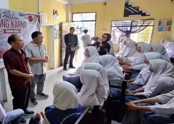 Foto: Peringati Bulan Bung Karno Anggota Komisi X DPR RI dr Sofyan Tan Ajak Pelajar Medan dan Deli Serdang Teladani Sejarah Proklamator 22