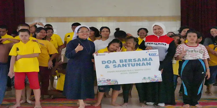 Foto: Pertamina Patra Niaga Regional melaksanakan
program Pertamina Berkah secara serentak di lima provinsi, Jumat (19/6).(Dok:Pertamina Sumbagut)