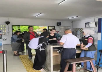Foto: Puncak Kepadatan Libur Sekolah KAI Divre I Sumatera Utara Catat Rekor 10.379 Penumpang dalam Sehari 2