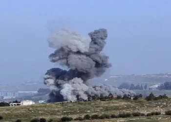 Foto: Serangan Militer Israel Tewaskan 32 Warga Lebanon di Tengah Gencatan Senjata dan Picu Ancaman Penutupan Selat Hormuz oleh Iran 6