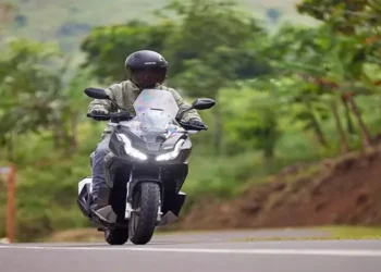 Foto: Tips Cari Aman Melakukan Pengereman Sepeda Motor yang Benar untuk Menjaga Stabilitas Kendaraan 10