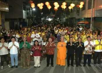 Foto: Umat Buddha Rayakan Malam Doa dan Festival Malam Waisak 2570 BE di Vihara Samiddha Bhagya Pematangsiantar 14