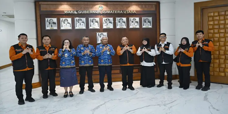 Foto: Wakil Gubernur (Wagub) Sumatera Utara (Sumut) Surya menerima kedatangan Petugas Sensus Ekonomi dari Badan Pusat Statistik (BPS) Provinsi Sumut di ruang kerja, Kantor Gubernur Sumut, Jalan Diponegoro Nomor 30, Medan, Rabu (17/6/2026).(Dok:Diskominfo Sumut)