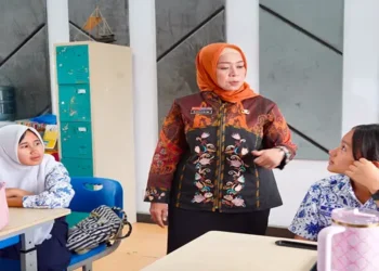 Foto: Wali Kota Rico Waas Dorong Transformasi Pendidikan Lewat Program Kelas Digital di SMP Negeri 1 Medan 8
