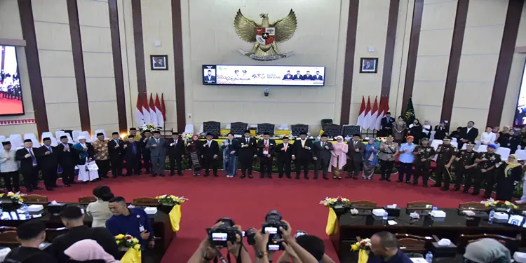 Foto: DPRD Gelar Paripurna HUT Kota Medan, Ajak Semua Pihak Wujudkan Medan Bertuah 9