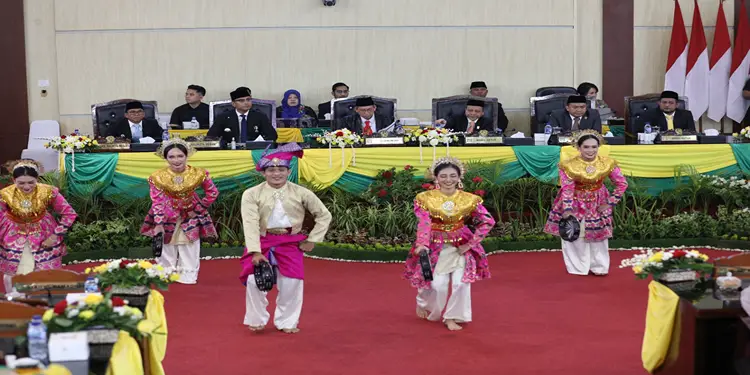 Foto: DPRD Gelar Paripurna HUT Kota Medan, Ajak Semua Pihak Wujudkan Medan Bertuah 8