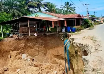 Foto: Akses Jalan Provinsi Penghubung Kecamatan STM Hulu dan Gunung Meriah Deli Serdang Terancam Putus Akibat Longsor 21