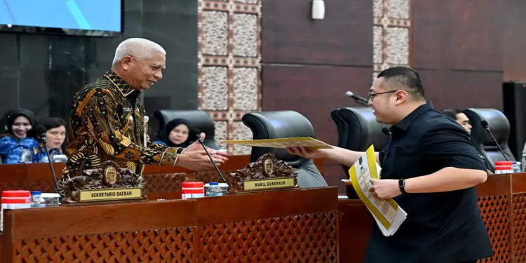 Foto: Apresiasi tinggi diberikan oleh fraksi-fraksi di DPRD Provinsi Sumatera Utara kepada Pemerintah Provinsi Sumatera Utara atas keberhasilan kembali meraih opini Wajar Tanpa Pengecualian dari Badan Pemeriksa Keuangan RI.(Dok:Diskominfo Sumut)