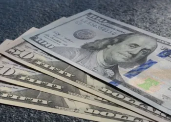 Foto: Dolar AS Menguat Mendekati Level Rp 18.000 Terhadap Rupiah Pagi Ini 3