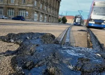 Foto: Jalur Trem Jerman Meleleh Akibat Cuaca Panas Ekstrem Menembus 41 Derajat Celsius 1