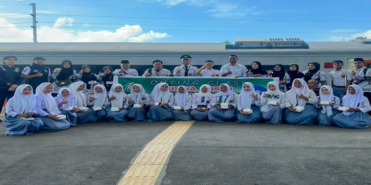 Foto: PT Kereta Api Indonesia (Persero) Divisi Regional I Sumatera Utara mencatat sebanyak 388 perjalanan rombongan menggunakan layanan kereta api sepanjang semester I 2026.(Dok:KAI Divre I Sumut)