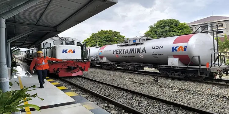 Foto: Sepanjang Semester I tahun 2026, KAI Divre I Sumut mencatat pertumbuhan positif dengan berhasil mendistribusikan sebanyak 175.906 ton BBM.(Dok:KAI Divre I Sumut)