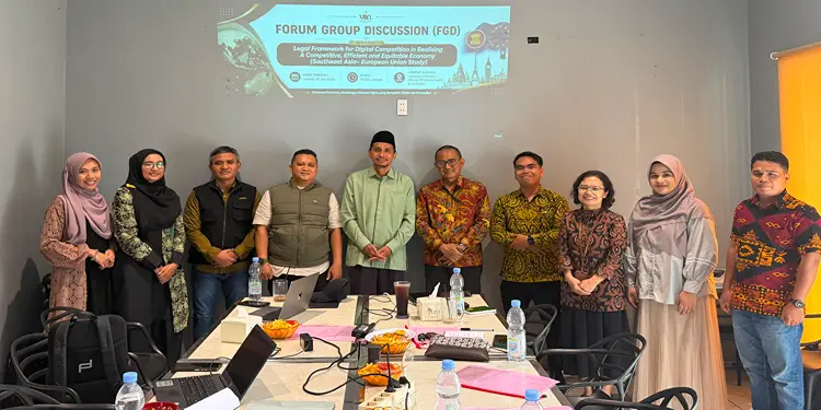 Foto: KPPU menjadi narasumber dalam kegiatan Focus Group Discussion (FGD) yang digelar oleh Tim Peneliti pimpinan Prof. Dr. Mustapa Khamal Rokan, M.H. Diskusi di Aksara Kuphi, Kota Medan.(Dok:KPPU)