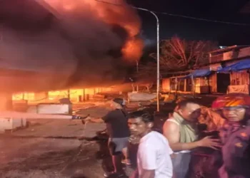 Foto: Kebakaran Hebat di Pasar Sibolga Nauli Sumut Hanguskan 500 Kios dengan Kerugian Capai Rp 10 Miliar 21