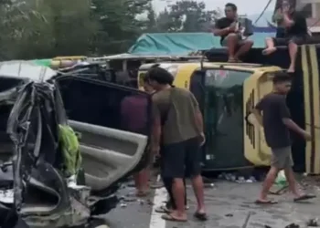Foto: Kecelakaan Beruntun Delapan Kendaraan di Sibolangit Renggut Empat Korban Jiwa 21