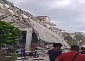 Foto: Korban Ledakan Komplek Grand Polonia Medan Diduga Tertimbun Reruntuhan 10