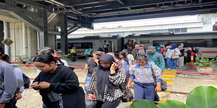 Foto: Sepanjang periode Januari–Juni 2026, jumlah pelanggan KA Srilelawangsa relasi Medan–Kuala Bingai tercatat mencapai 1.345.715 penumpang.(Dok:KAI Bandara)