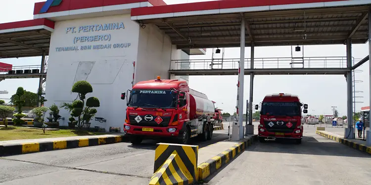 Foto: Pertamina telah menambah 15 unit mobil tangki bantuan untuk memenuhi kebutuhan energi warga.(Dok:Pertamina Sumbagut)
